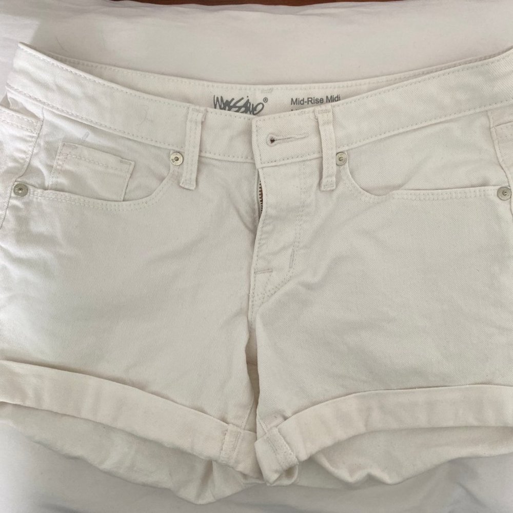 Mossimo Mid-Rise Midi Shorts Size 2/26
